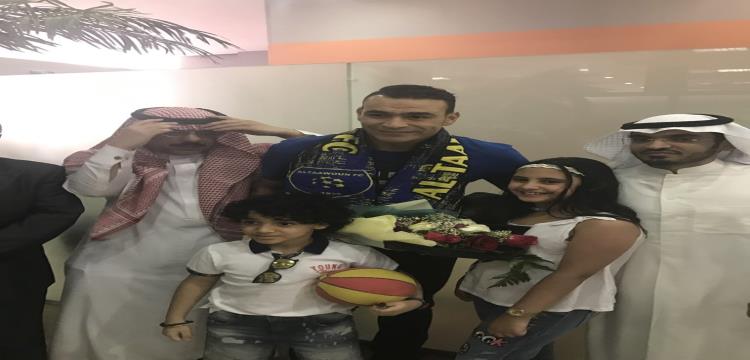 عصام الحضري يصل السعودية عصام الحضري يصل السعودية